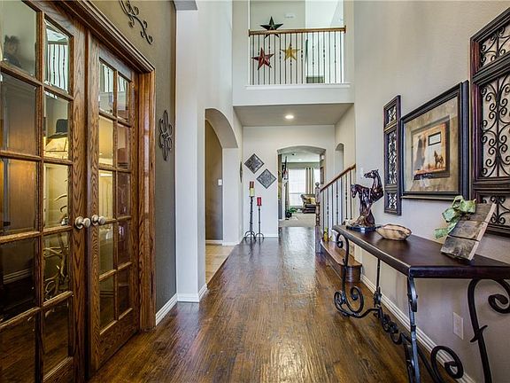 3rd image of 8624 Silver Leaf Cir