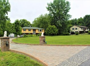 20 Gold Rd, Poughkeepsie, NY 12603