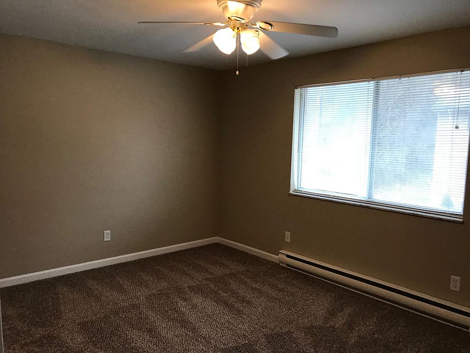2nd image of 505 Westwood Ct