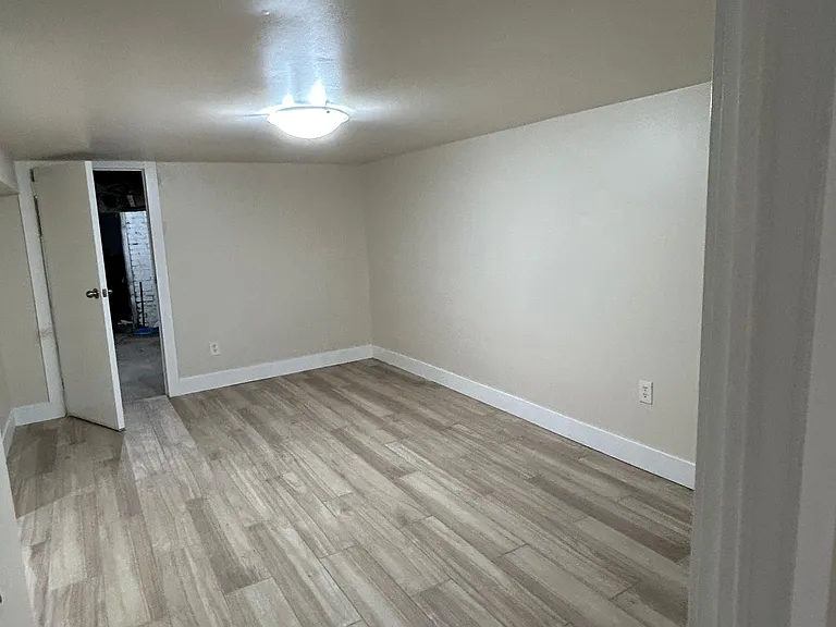 97 Connolly St N #4 — Photo 4
