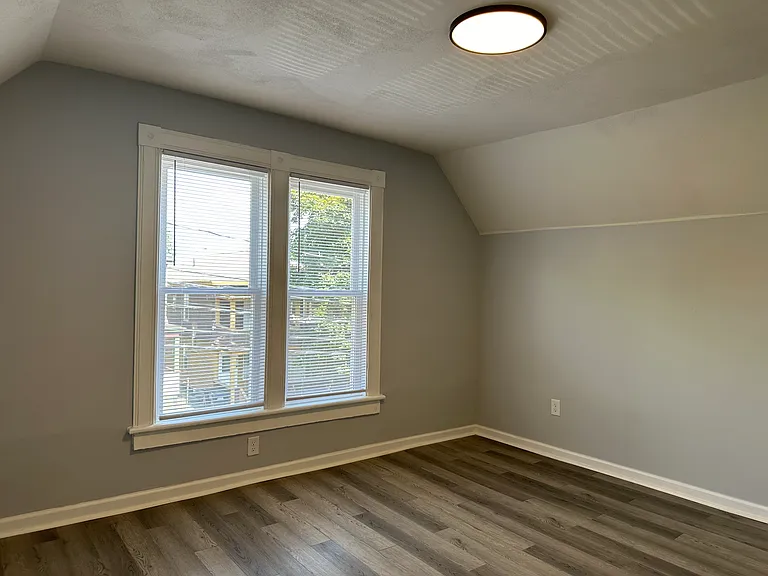 309 Oak St — Photo 24