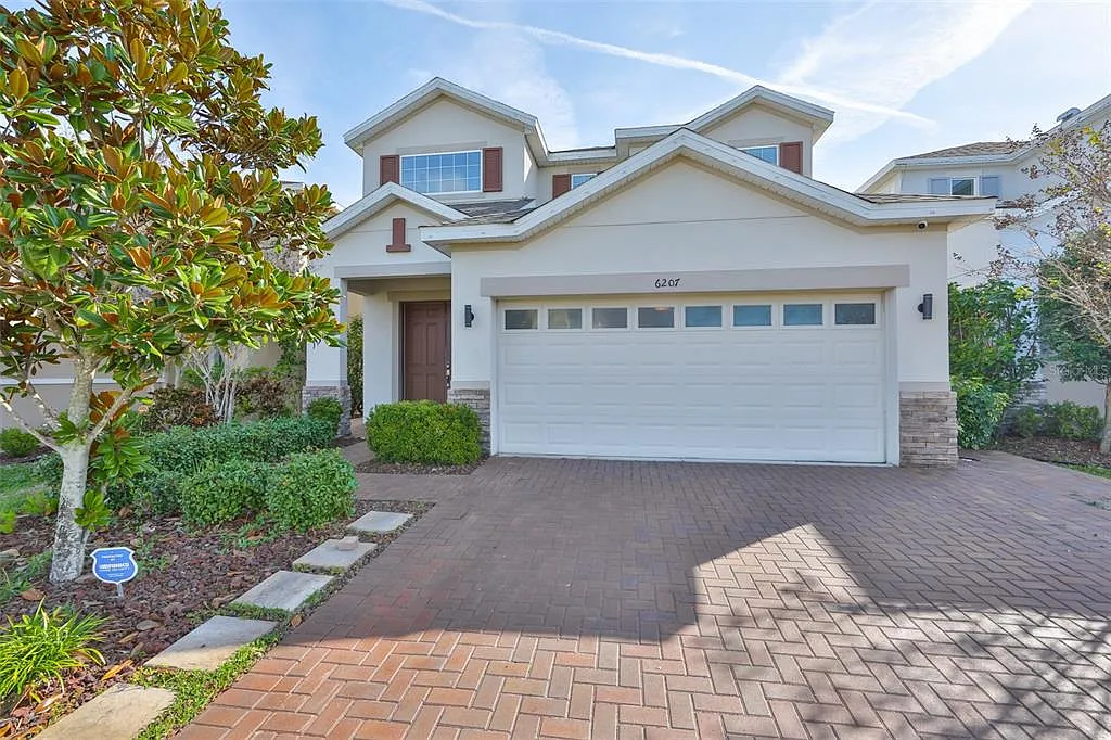 4 bed, 3.0 bath, 2303 sqft, $3,800 — Photo 3