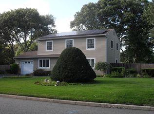 19 Filmore Ave, Coram, NY 11727