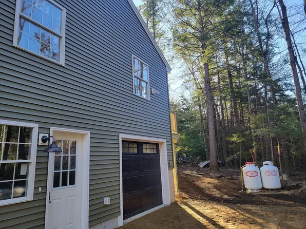 47 Winchester Drive, Barnstead, NH 03225