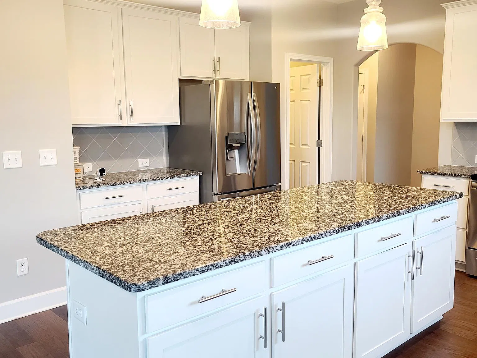 5 bed, 3.5 bath, 2988 sqft, $2,695 — Photo 3