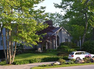 29 Woodland Ave, Kennebunk, ME 04043