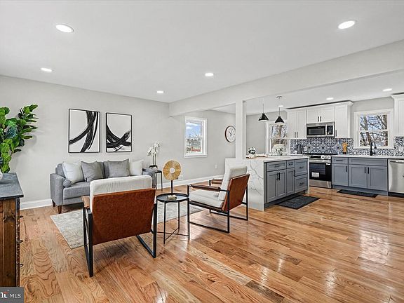 4th image of 8506 Fieldway Dr