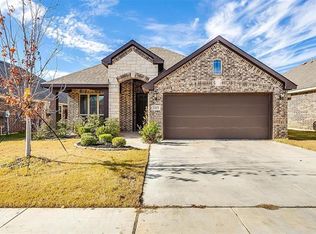 105 Gateway Dr, Alvarado, TX 76009