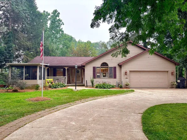 603 W Main St, Bellevue, OH 44811
