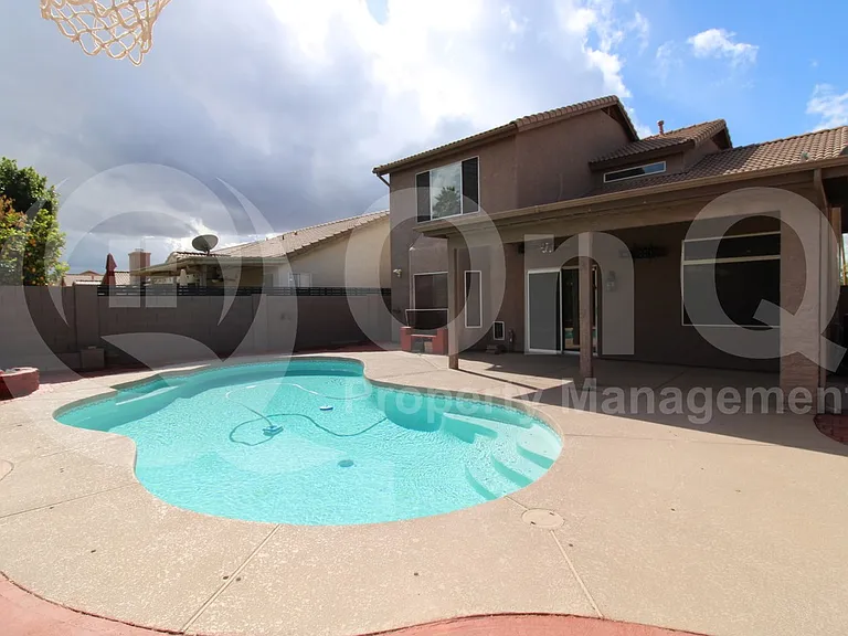 19611 N 33rd St — Photo 23