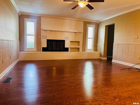 4th image of 205 Evergreen Dr