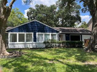 5540 Huisache St, Bellaire, TX 77401