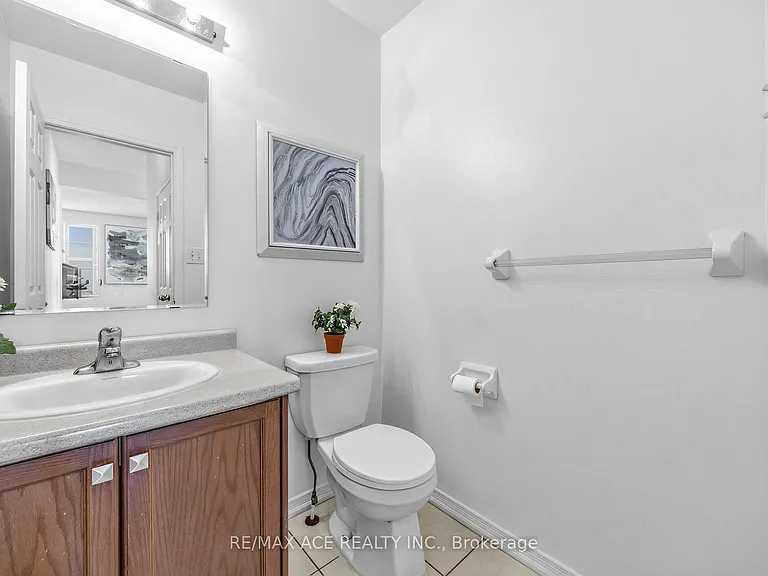 35 Turnerbury Ave — Photo 12