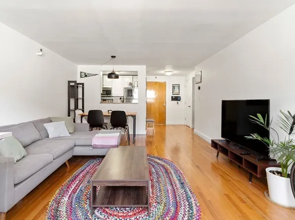 42 8th St APT 4303, Charlestown, MA 02129