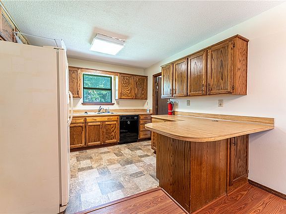 3rd image of 1003 SE 11th St
