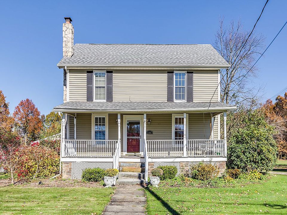 3 bed 2 full bath Colonial 