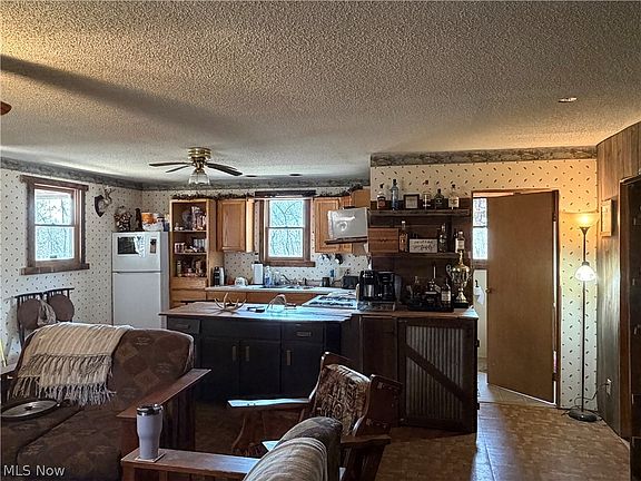 2nd image of 19488 Osborne Rd