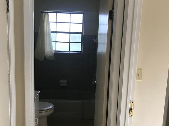 2nd image of 113 W Flynn Ave