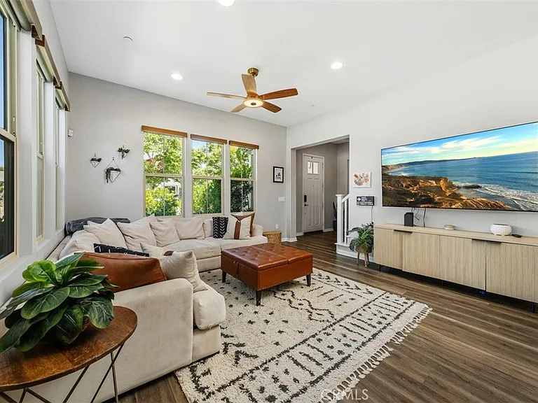 102 Sencillo Pl — Photo 8