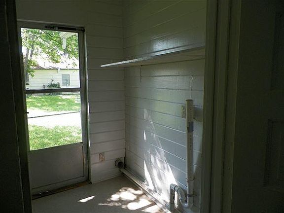 5th image of 1223 Fisher St #A