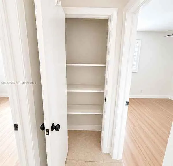 171 SW 23rd St — Photo 14