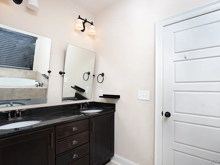 9212 Concord Park Dr — Photo 14