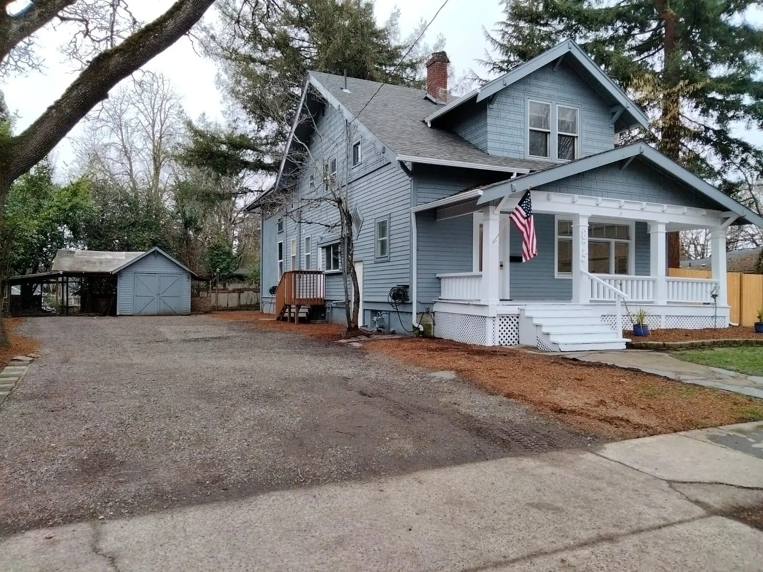 875 20th St NE photo 1