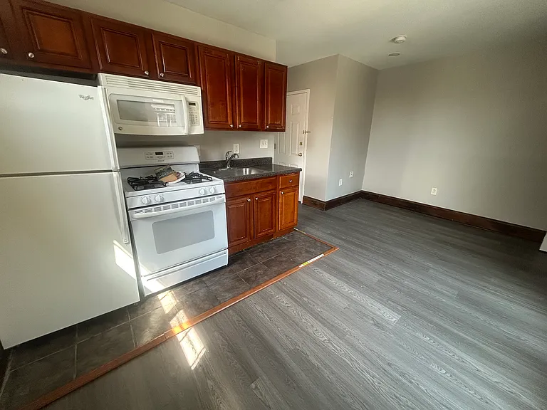 5101-21 Walnut St #200 — Photo 9