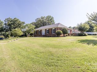 1280 Queensgate St, Gastonia, NC 28054