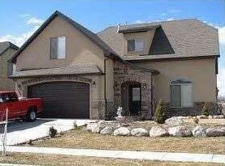 9070 Jordan Oaks Dr, Sandy, UT 84070