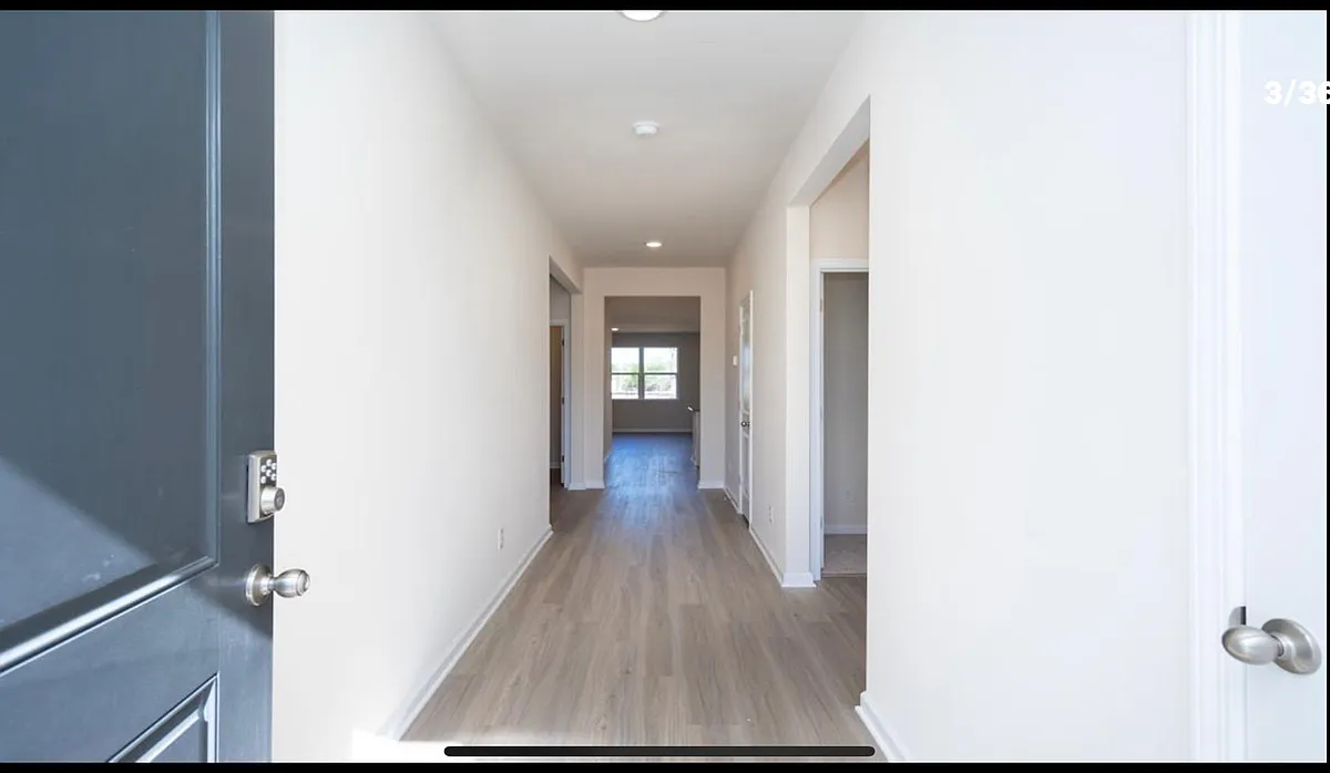 Building Photo - 827 Green Garden Way