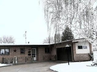 1945 Q St, Gering, NE 69341