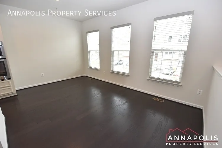 7827 Bakers Creek Ln — Photo 5