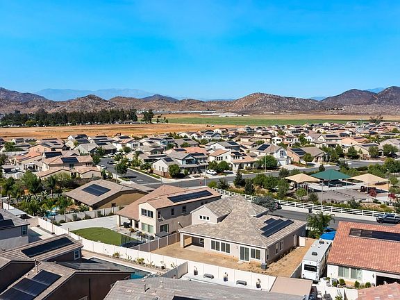 3rd image of 31129 Quarter Horse Way