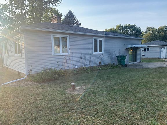 4th image of 100 Crosby Dr
