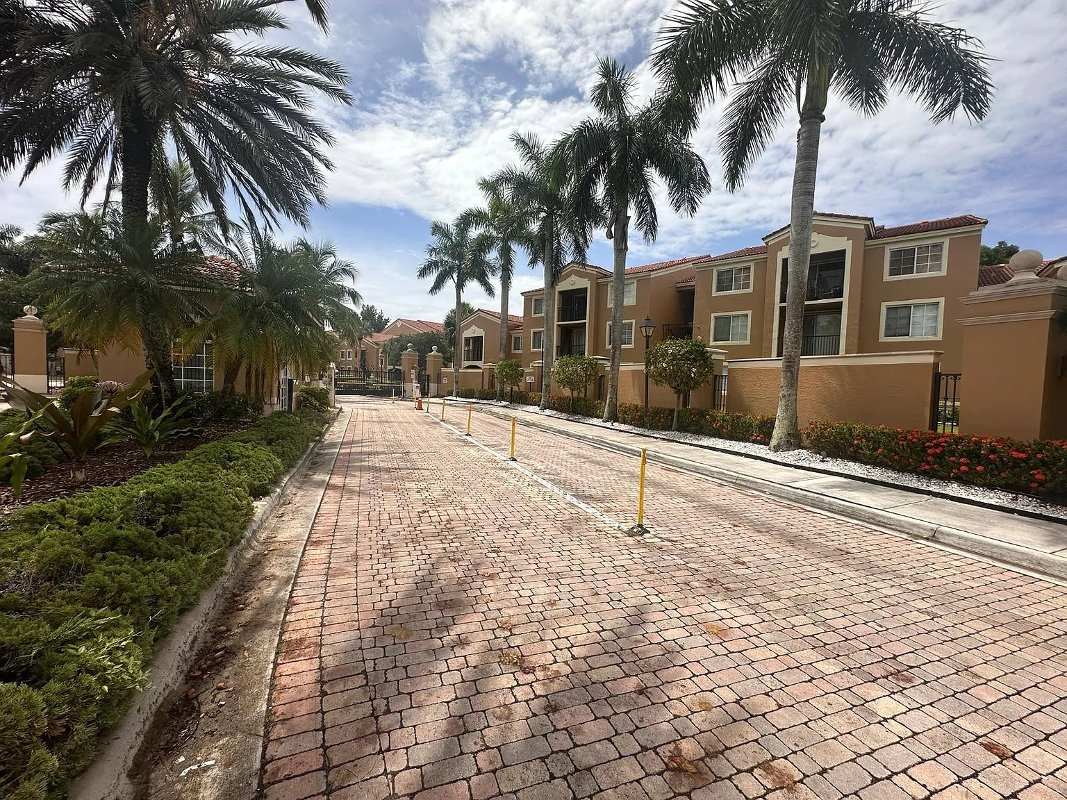 1 bed, 1.0 bath, 691 sqft, $1,750 — Photo 2