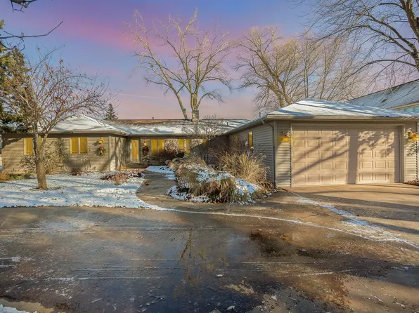267 Donahue Beach Dr, Bay City, MI 48706
