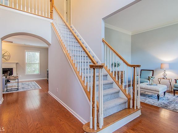 3rd image of 330 Scarborough Way