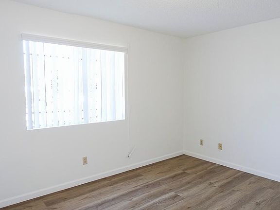Master Bedroom (Stock photos of a similar unit).