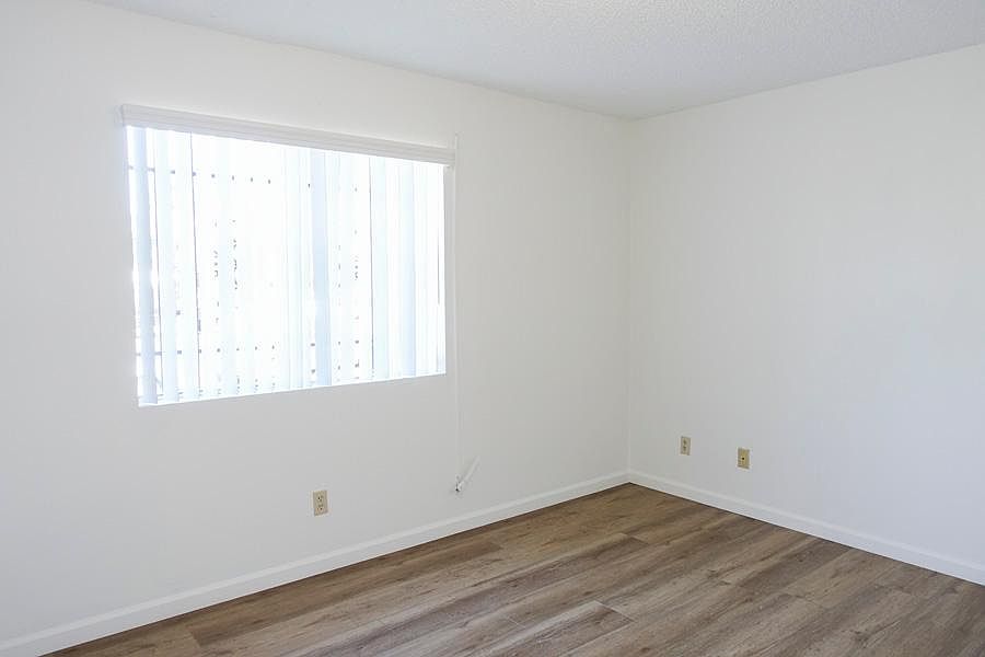 Master Bedroom (Stock photos of a similar unit).