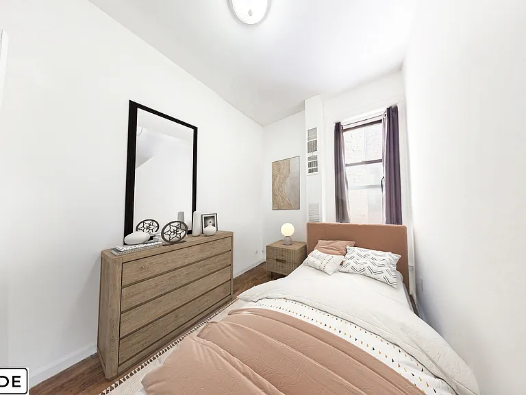 178 Thompson St #6A — Photo 3
