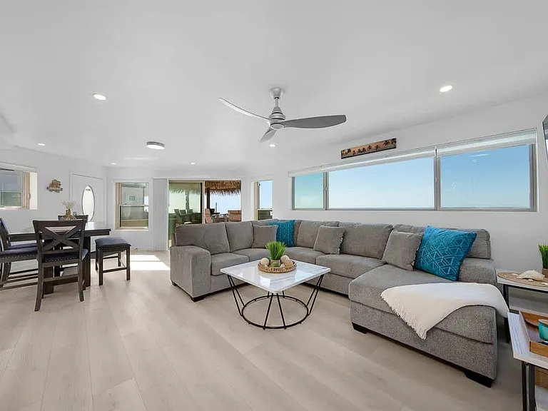 3901 Ocean Front Walk — Photo 10