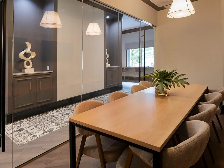The Alexander Apartments — Photo 11