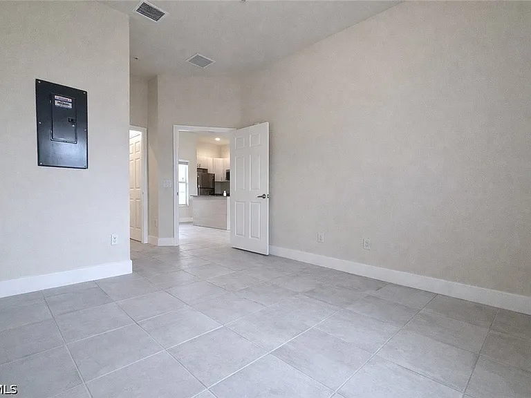 3325 SW 8th Pl #106 — Photo 10