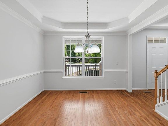 5th image of 2560 Banbury Ct