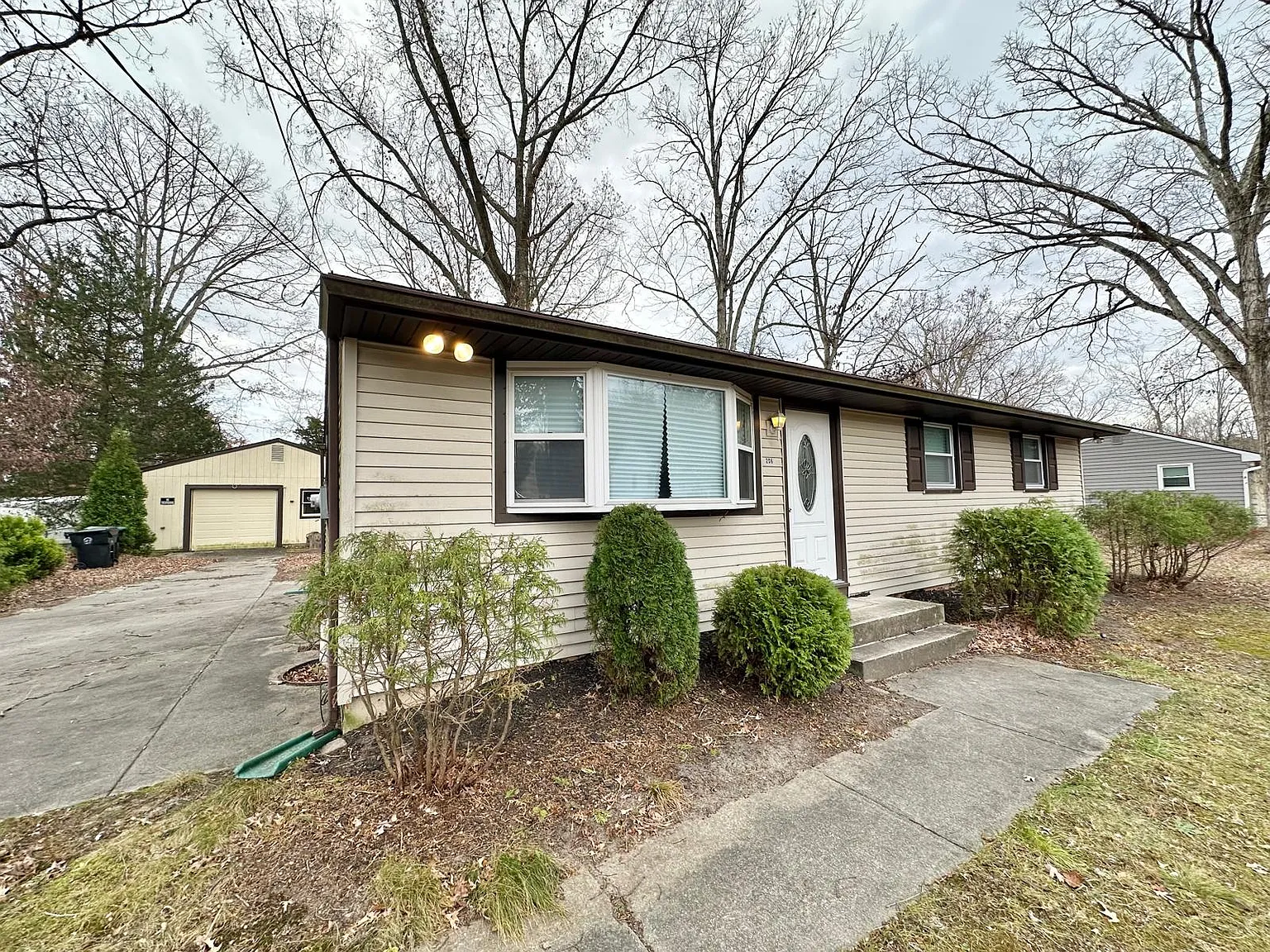 3 bed, 1032 sqft, $2,650 — Photo 2