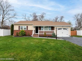 554 Lloyd Rd, Toms River, NJ 08753