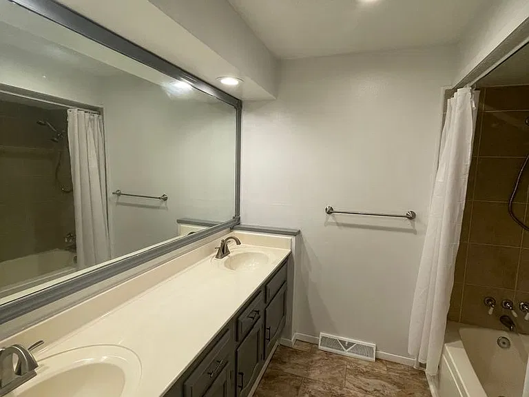 1119 E Edgewood St — Photo 13