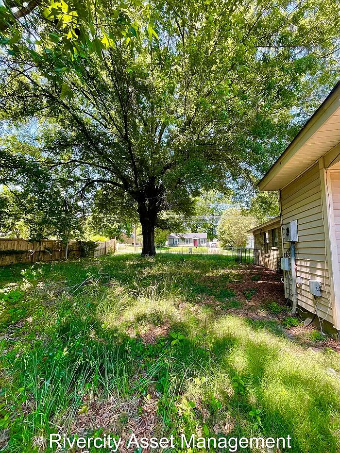 4 bed, 1.5 bath, 1199 sqft, $1,395 — Photo 2