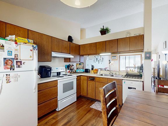 5th image of 823 Burnett Ave Unit 6